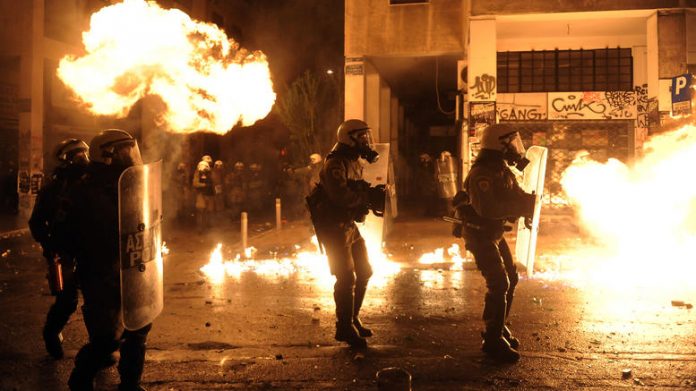 Τι θα αλλάξει στον Ποινικό Κώδικα: Σκληρότερες ποινές για μολότοφ, εμπρηστές & επιθέσεις