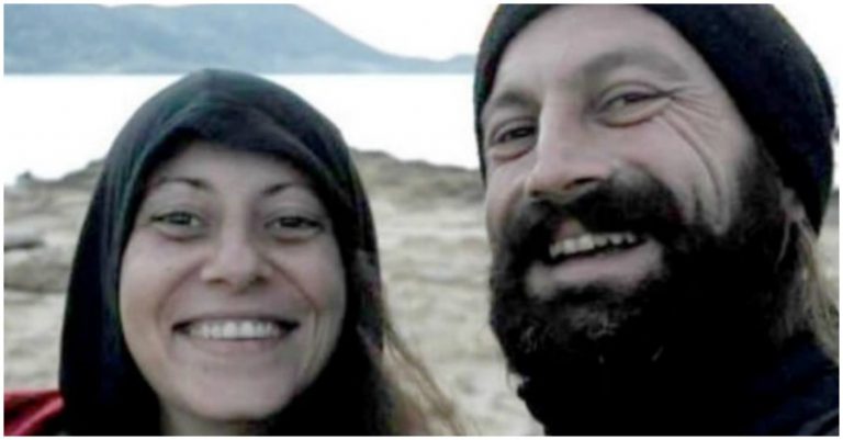 Ένα ζευγάρι που το λένε ευτυχία. Οι δυο ερωτευμένοι που «μετανάστευσαν» στη Γαύδο και βρήκαν το νόημα της ζωής