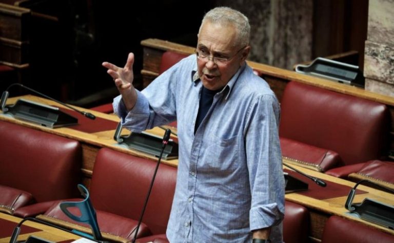 Κώστας Ζουράρις σε βουλευτές της ΝΔ: «Έχετε κουρασμένη ή μπατιρημένη κα@@λα»
