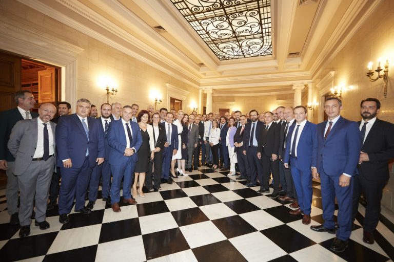 Ο Μητσοτάκης δέχθηκε στο Μαξίμου τους βουλευτές «πρωτάκια» της ΝΔ -«Εσείς δεν θα χρειαστείτε να κάνετε στροφή 180 μοιρών»