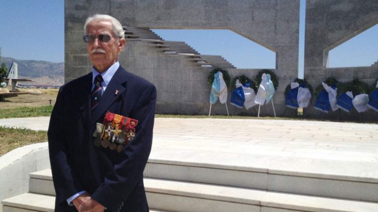 Κ. Χατζηλάκος – Ο 99χρονος πιλότος του Β Παγκοσμίου: Να μη ξεχνάμε, να τιμούμε, να επαγρυπνούμε