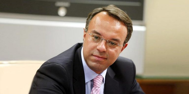 Σταϊκούρας: Δεν υπάρχει θέμα για συντάξεις και αφορολόγητο
