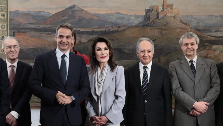 «Ελλάδα 2021» : Ποια είναι τα 31 μέλη της Επιτροπής