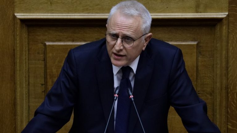 Ραγκούσης τα βάζει με τους «γυρολόγους του ΠΑΣΟΚ που πήγαν ΣΥΡΙΖΑ για 7.000 ευρώ το μήνα»