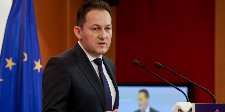 Κορωνοϊός -Πέτσας: Θα απαγορευτούν οι συναθροίσεις με πάνω από 10 άτομα