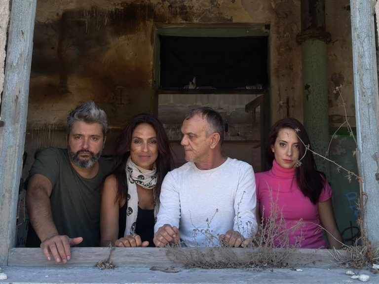2η παράταση για την επιτυχημένη παράσταση “Ο ΧΡΟΝΟΣ ΣΤΑΜΑΤΑ” στο Θέατρο Κάτω απ’ τη Γέφυρα