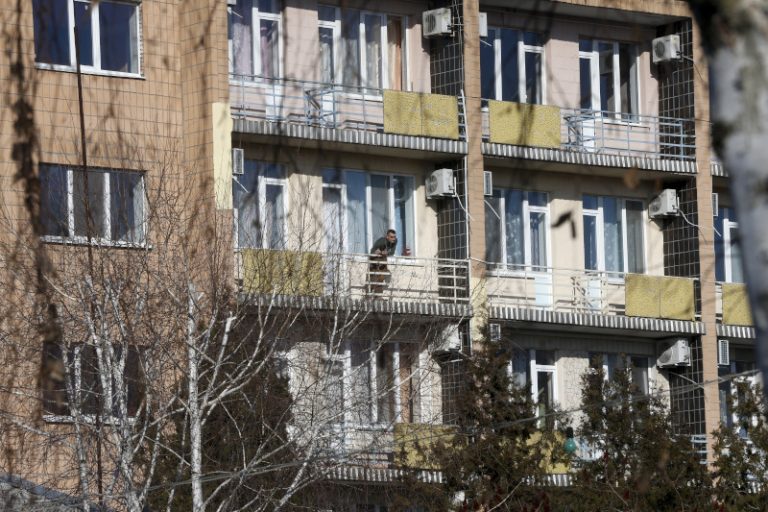 Κορωνοϊός: Σε καραντίνα Ουκρανή υπουργός μαζί με άλλους 72 που επέστρεψαν από Ουχάν