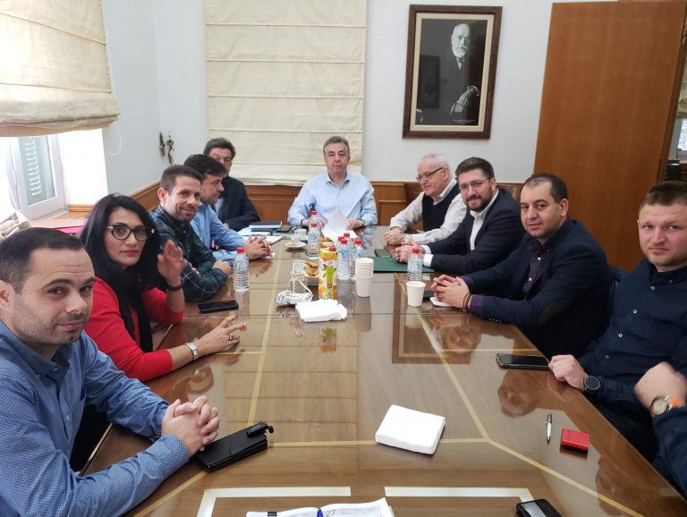 Την σύμβαση με προϋπολογισμό 1,28 εκ. ευρώ για την συντήρηση-βελτίωση του δρόμου Καβροχώρι-Κεραμούτσι  υπέγραψε ο Περιφερειάρχης Στ. Αρναουτάκης