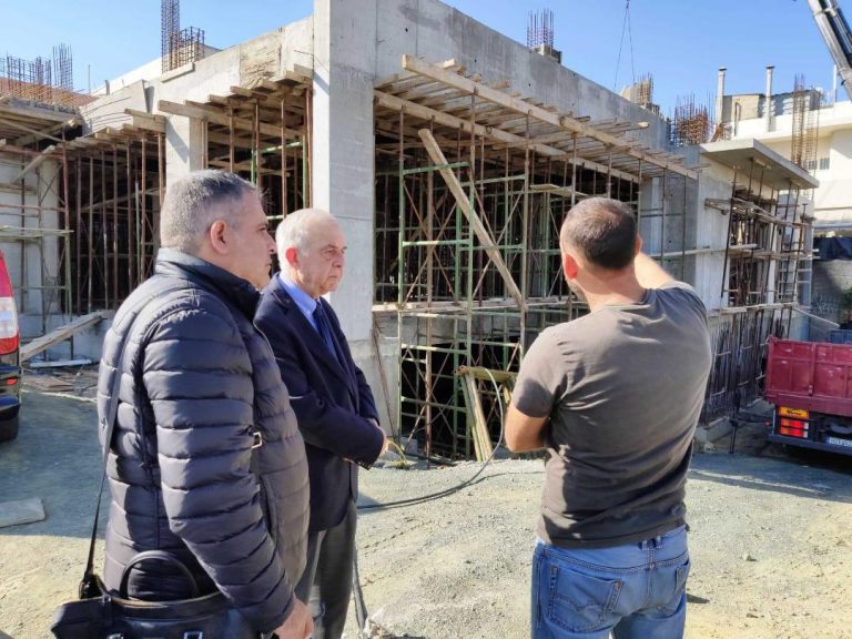 Στον υπό ανέγερση  παιδικό σταθμό στις Μεσαμπελιές ο Δήμαρχος Ηρακλείου Βασίλης Λαμπρινός   