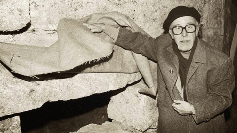 Σαν σήμερα πέθανε ο Μανόλης Ανδρόνικος, ένας από τους σπουδαιότερους Έλληνες αρχαιολόγους