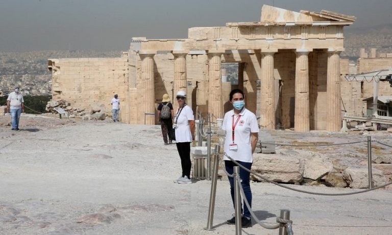 Παγκόσμια είδηση το άνοιγμα της Ακρόπολης: «Από σήμερα υποδέχεται ξανά επισκέπτες»
