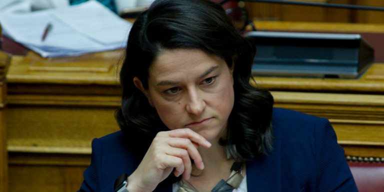 Κεραμέως: Τα παιδιά είναι πιο ασφαλή στα σχολεία παρά στις πλατείες