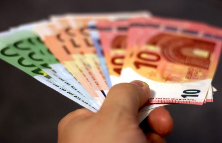 «Ανάσα» για νοικοκυριά και επιχειρήσεις: Οι έξι φοροελαφρύνσεις που έρχονται τις επόμενες ημέρες