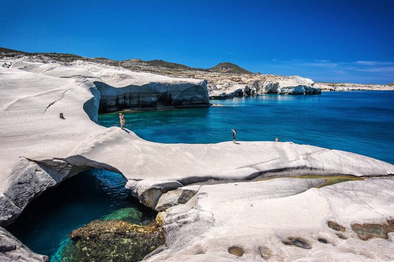 Εξωπραγματικές, ελληνικές παραλίες με εντυπωσιακούς βραχώδεις σχηματισμούς