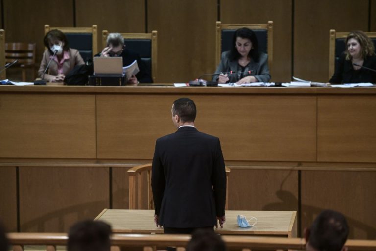 Εισαγγελική πρόταση: Αναστολή για όλους εκτός από τον Ρουπακιά