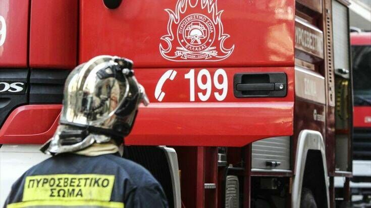 Φωτιά στη Μεσαρά Κρήτης, πνέουν ισχυροί άνεμοι