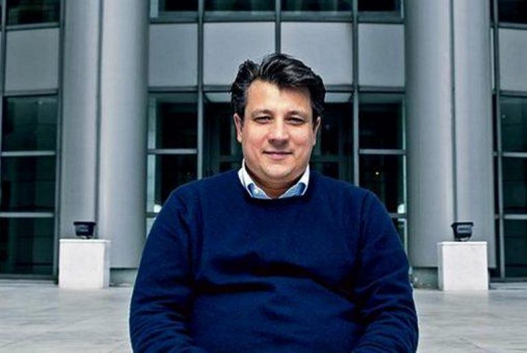 Δερμιτζάκης: Βαρύ για κοινωνία και οικονομία το ενδεχόμενο κυλιόμενων lockdown