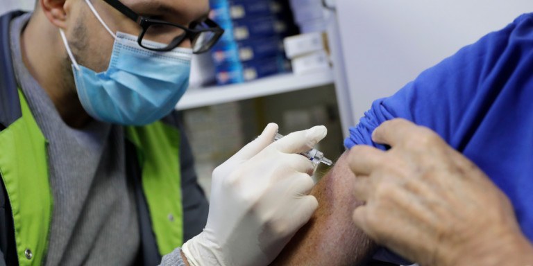 Ποιοι θα θεωρούνται ανεμβολίαστοι από 7 Φεβρουαρίου -Μια εβδομάδα περιθώριο για την τρίτη δόση