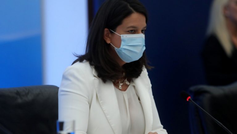 Η Κεραμέως βάζει τα αγγλικά στα νηπιαγωγεία -Υποχρεωτική η διδασκαλία.