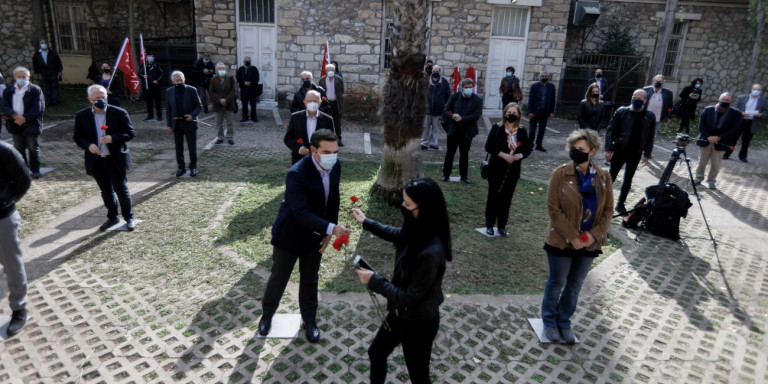 Μαζεμένη και η εκδήλωση ΣΥΡΙΖΑ – 30 άτομα με αποστάσεις στο πάρκο Ελευθερίας