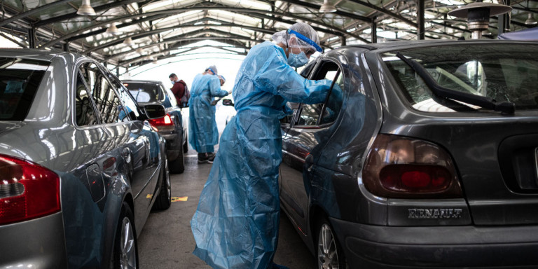 ΕΟΔΥ: Σε ποιες πόλεις θα γίνουν σήμερα drive through rapid tests