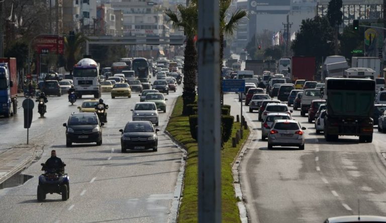 Έρχεται μείωση στα τέλη κυκλοφορίας αλλά για… λίγους