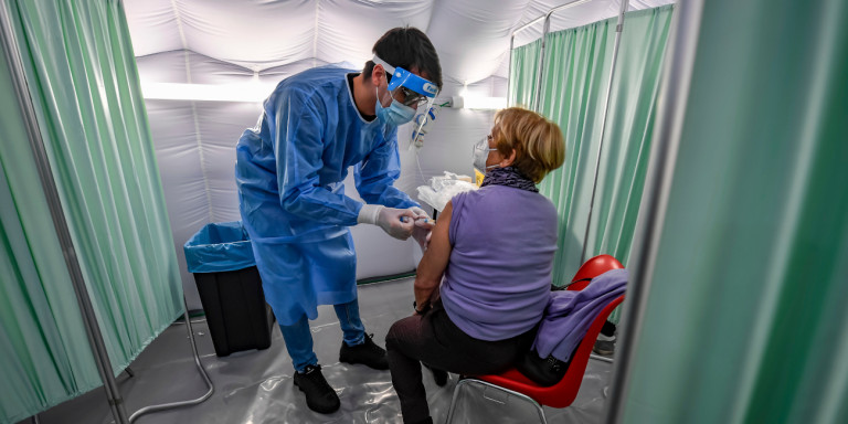 Πλησιάζουν το 1,5 εκατ. οι εμβολιασμοί -Πόσα εμβόλια και ποιων εταιρειών θα έρθουν στη χώρα το επόμενο διάστημα