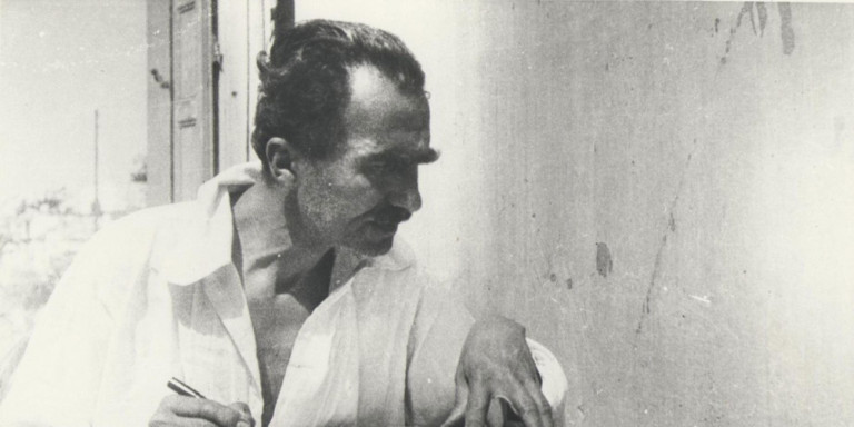 Σπάνια φωτό του Νίκου Καζαντζάκη: Το ’50, αγκαλιά με τη δεύτερη σύζυγό του, Ελένη