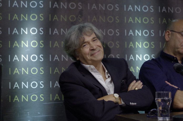 Ο Κώστας Σχιζάκης μίλησε στο entospolis.gr για την τέχνη και όχι μόνο!