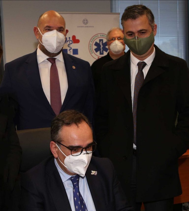 Έκτακτη επίσκεψη Βασίλη Κοντοζαμάνη & του Προέδρου του ΕΚΑΒ, στις Υγειονομικές Δομές της Κρήτης