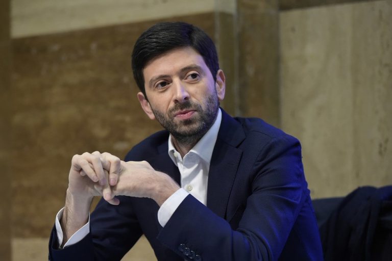 Ιταλός υπ. Υγείας: Το «ψηφιακό πράσινο πάσο» είναι ο σωστός δρόμος που πρέπει να ακολουθήσουμε