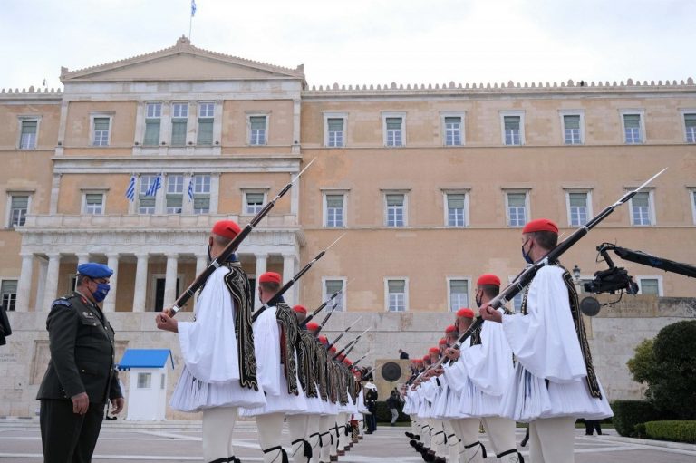 Χτύπησε κόκκινο η τηλεθέαση στην ΕΡΤ λόγω… παρέλασης
