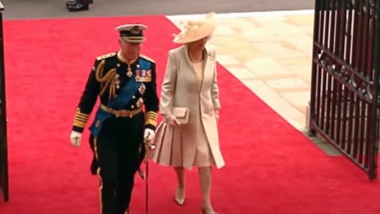 Επίσημο: Ο Πρίγκιπας Κάρολος και η Καμίλα θα παραστούν στην παρέλαση της 25ης Μαρτίου