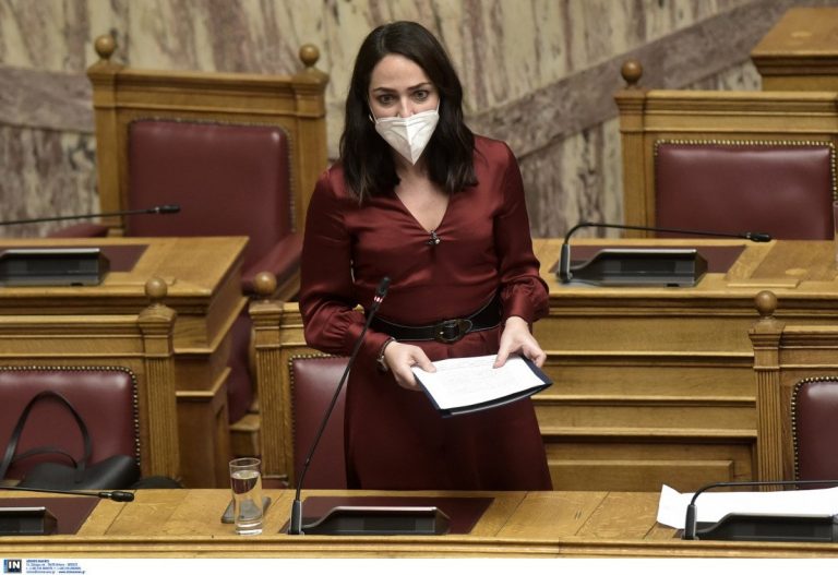 Δόμνα Μιχαηλίδου στο Dnews: Οι αλλαγές που έρχονται στα επιδόματα