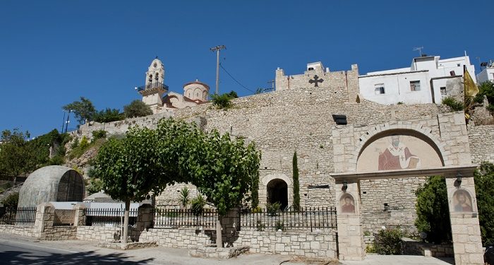 Υπεγράφη στη Λότζια η σύμβαση  για την ανάπλαση της Πλατείας και της κεντρικής οδού  της Κοινότητας του Αγίου Μύρωνα   