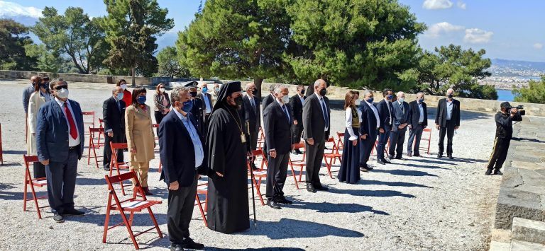 Η Περιφέρεια Κρήτης τιμά την μνήμη των Βενιζέλων Στ. Αρναουτάκης: Ο Ελευθέριος Βενιζέλος με την Εθνική πολιτική του διδάσκει τις νεότερες γενιές για το όραμα και την προοπτική της χώρας στην σύγχρονη εποχή.