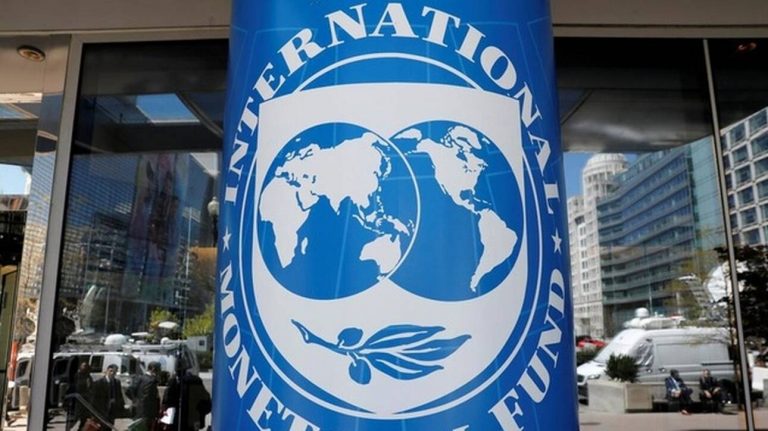ΔΝΤ: Πρωτογενές έλλειμμα 6% και δημόσιο χρέος 210,1% για την Ελλάδα το 2021