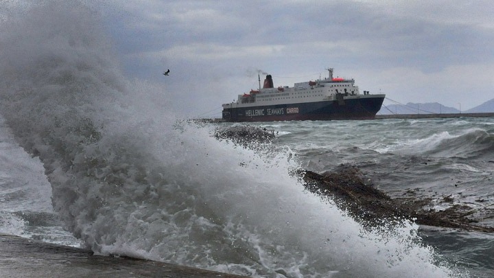 Θυελλώδεις άνεμοι στο Αιγαίο και σημαντικές βροχοπτώσεις στην Κρήτη