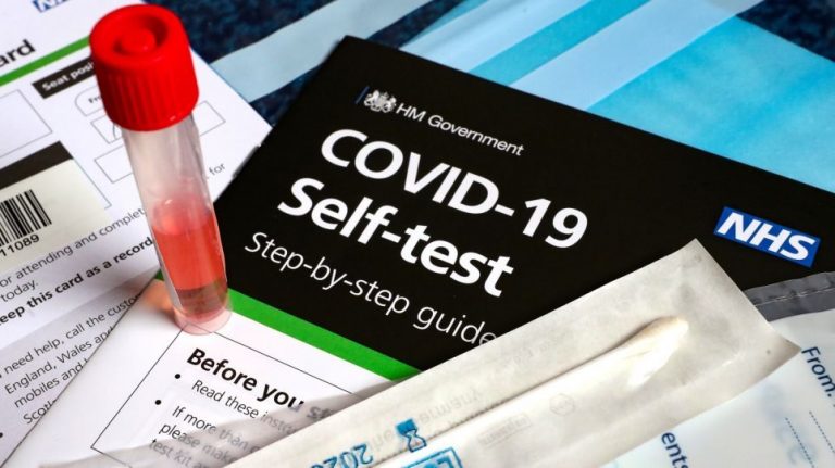 Ερχονται από τις 5 Απριλίου τα self test -Πώς θα βοηθήσουν στο άνοιγμα σχολείων, επιχειρήσεων, δραστηριοτήτων