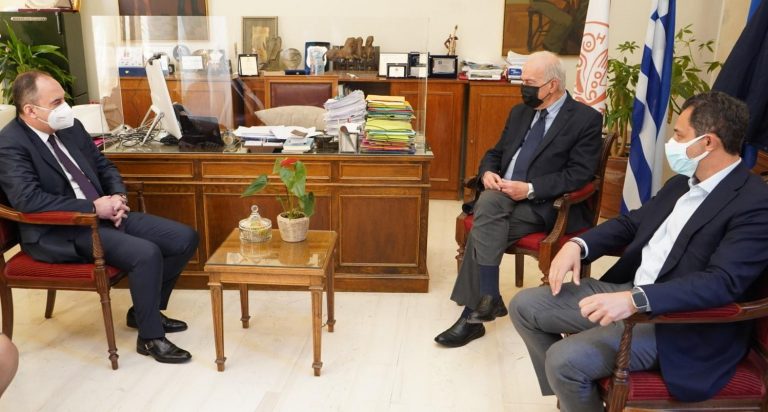 Την διαχείριση του  Ενετικού Λιμένα από δημοτικό λιμενικό ταμείο  ζήτησε ο Δήμαρχος Ηρακλείου Βασίλης Λαμπρινός στην συνάντησή του με τον Υπουργό Ναυτιλίας και Νησιωτικής Πολιτικής