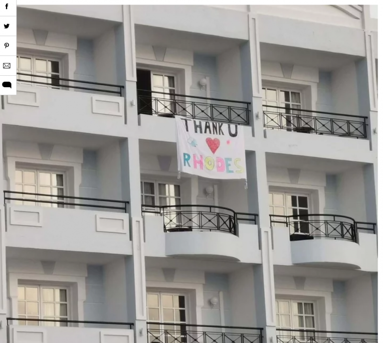 Ολοκληρώθηκε το πείραμα της Ρόδου, φεύγουν οι 189 Ολλανδοί τουρίστες -Το πανό με το «ευχαριστώ» στο μπαλκόνι