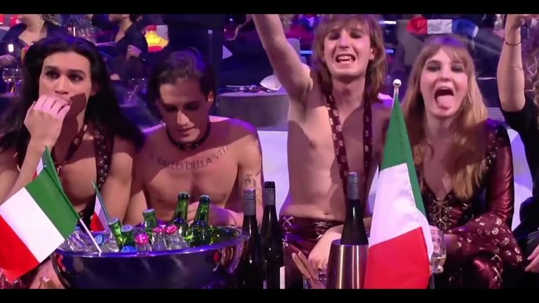Το πλάνο του νικητή της Eurovision που άναψε φωτιές! Έπεσε ποτήρι ή «σνίφαρε»;