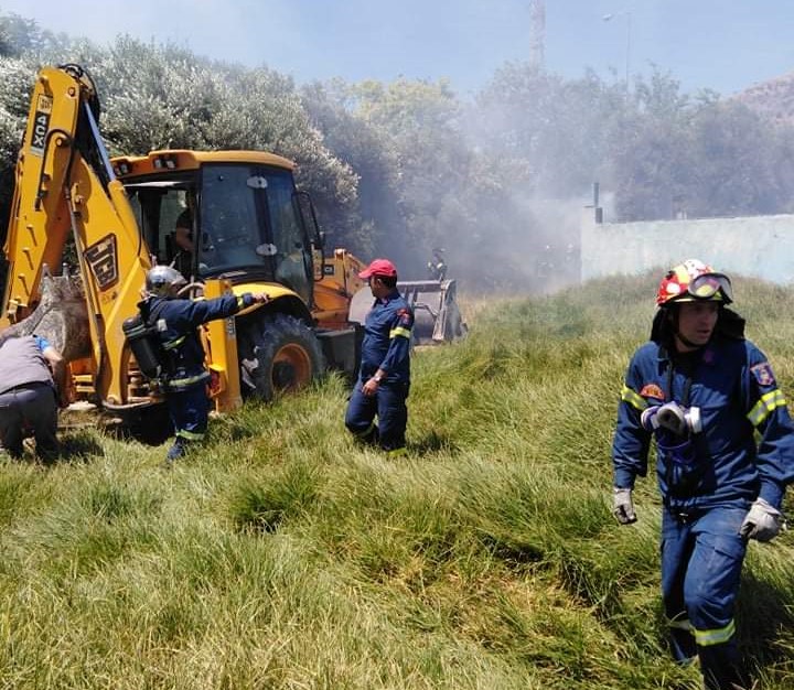 Κινητοποίηση υπηρεσιών του Δήμου Μαλεβιζίου για φωτιά στο Γάζι