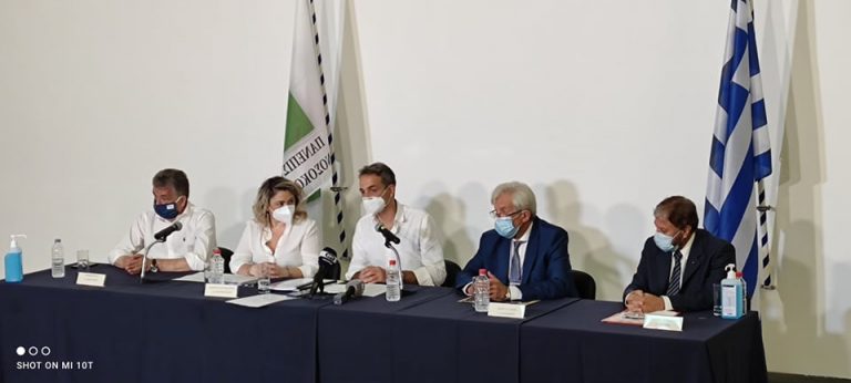 Μητσοτάκης: Να “τρέξουν” οι εμβολιασμοί στην Κρήτη