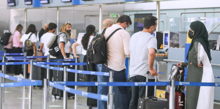 Ζαχαράκη: Τετραπλάσιοι φέτος οι τουρίστες στην Ελλάδα