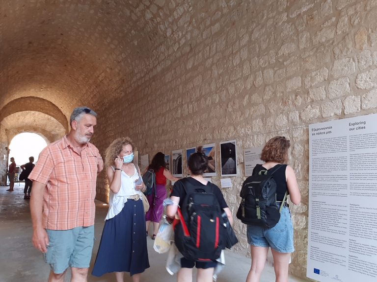 Με επιτυχία ολοκληρώθηκε η έκθεση “Εξερευνώντας τις πόλεις”f