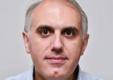 Οι άνθρωποι που μοχθούν αξίζουν καλύτερη τύχη