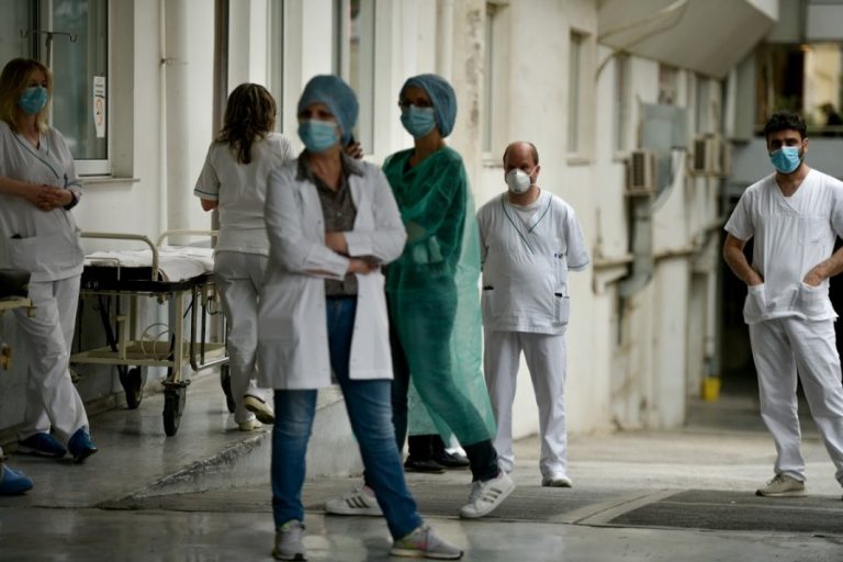 ΠΟΕΔΗΝ: Στάση εργασίας για την υποχρεωτικότητα του εμβολιασμού – «Να δοθεί παράταση στην αναστολή»
