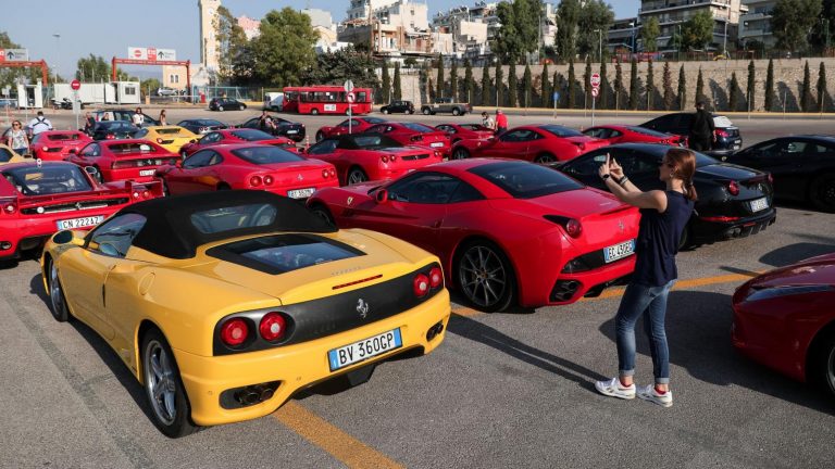 Πάτησαν Ελλάδα οι 30 Ferrari του Club “Passione Rossa”