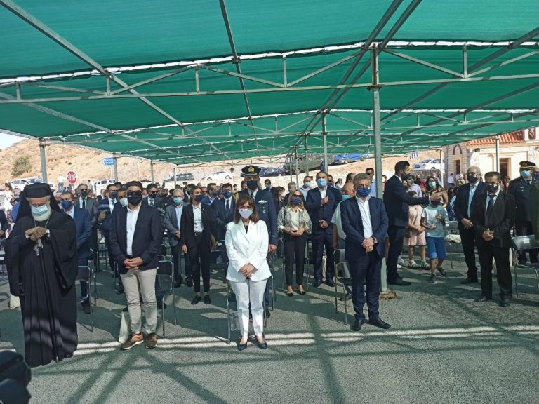 Κορυφώθηκαν οι εκδηλώσεις τιμής και μνήμης για το Ολοκαύτωμα της Βιάννου παρουσία της Προέδρου της Δημοκρατίας.